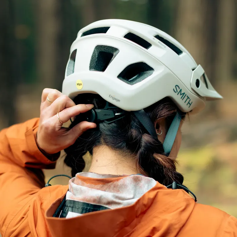 Smith Engage MIPS Helmet Medium in Matte Chalk-4